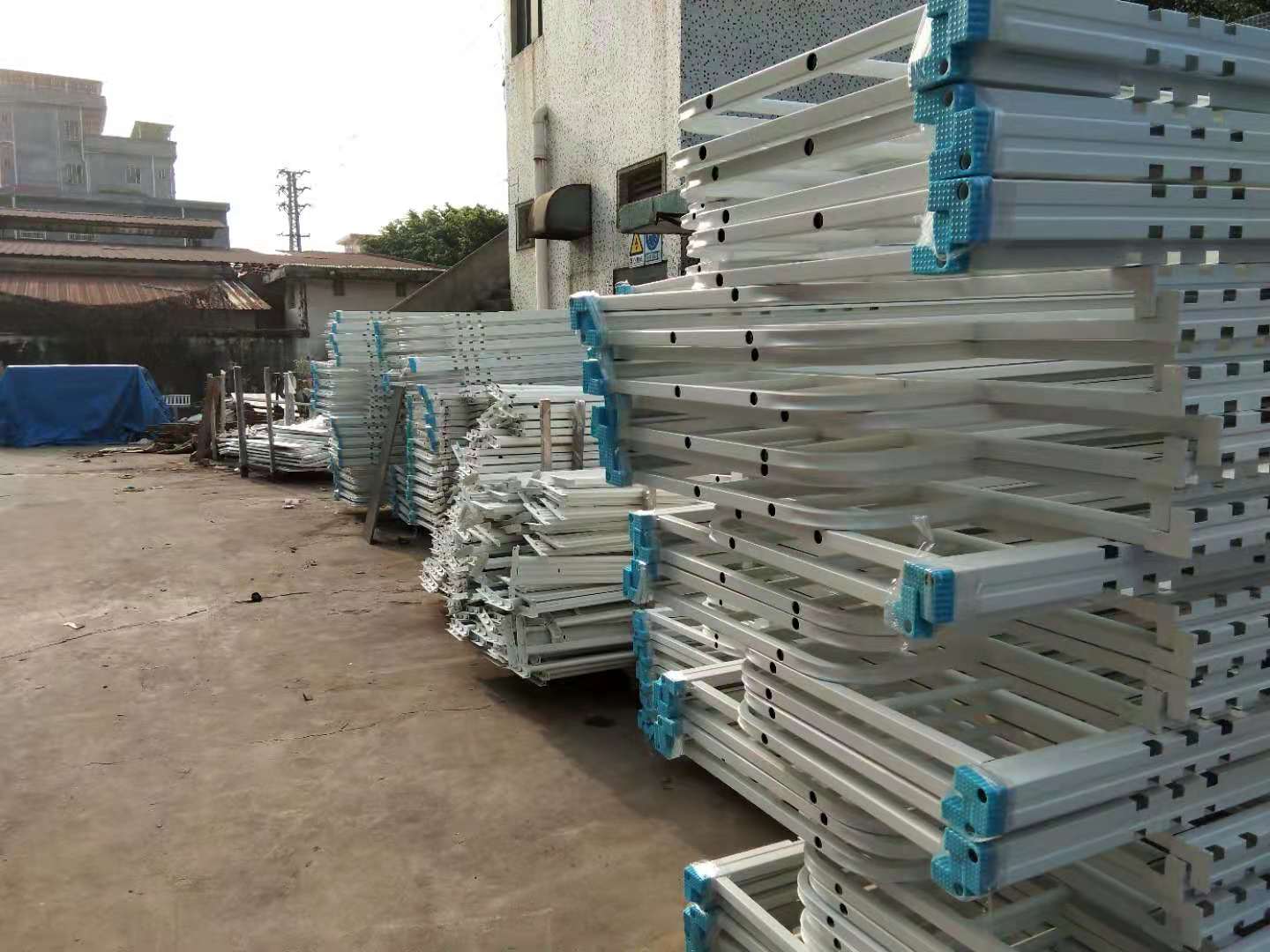 廠區(qū)堆滿鐵床怎么辦？
