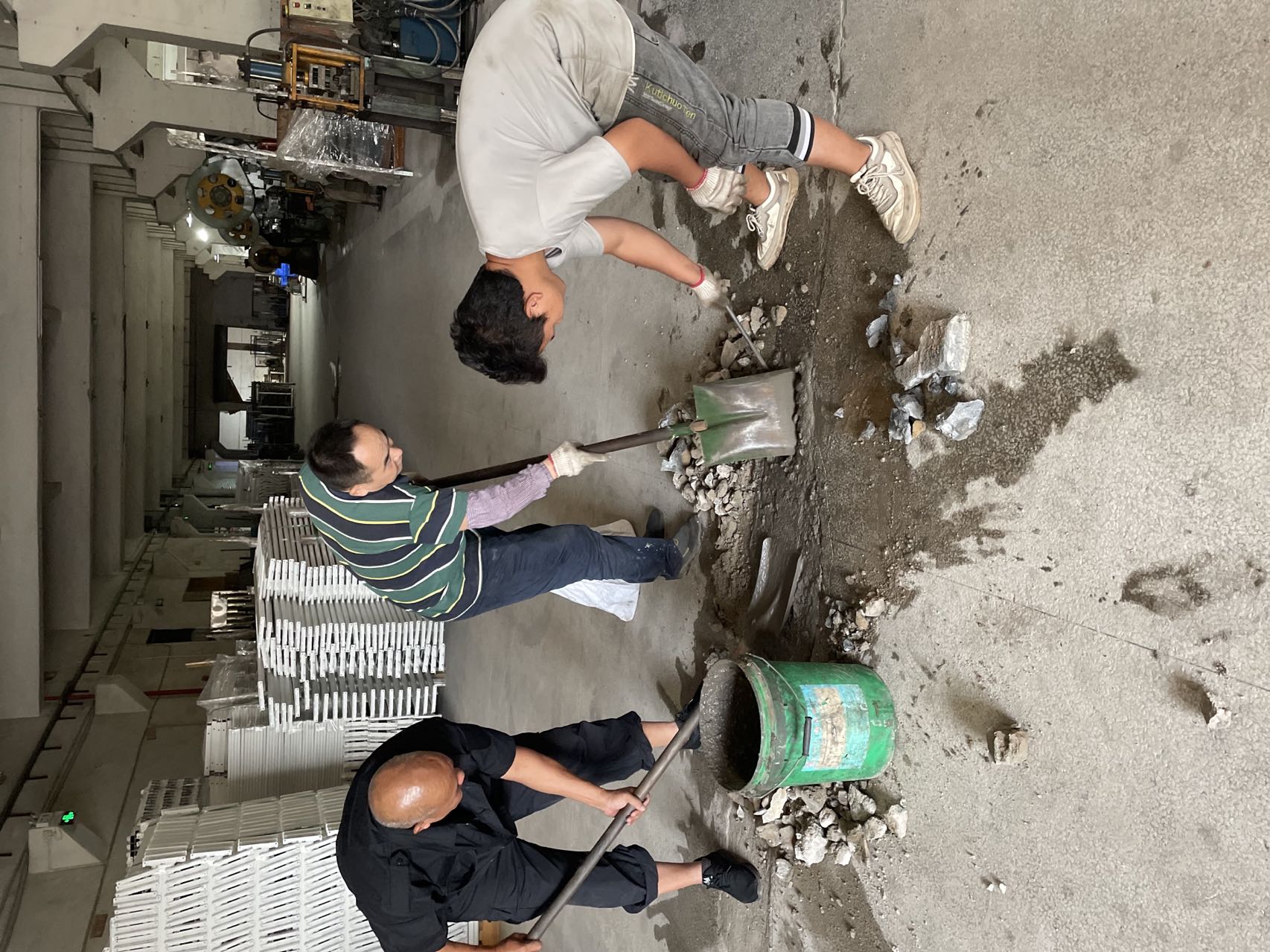 上下鋪鐵床廠(chǎng)家淡季整頓修理中！